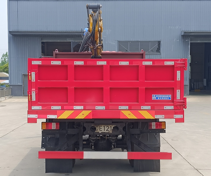 三环四驱抓斗车