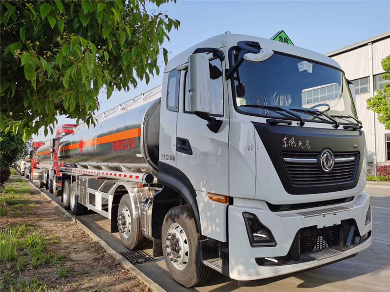 东风天龙前四后八29.7方350马力铝合金运油车20吨不超载