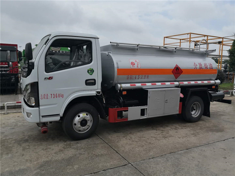 东风多利卡4.5方 加油车