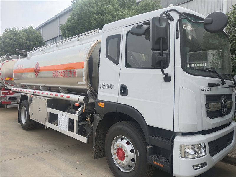 14.3方东风天锦 油罐车