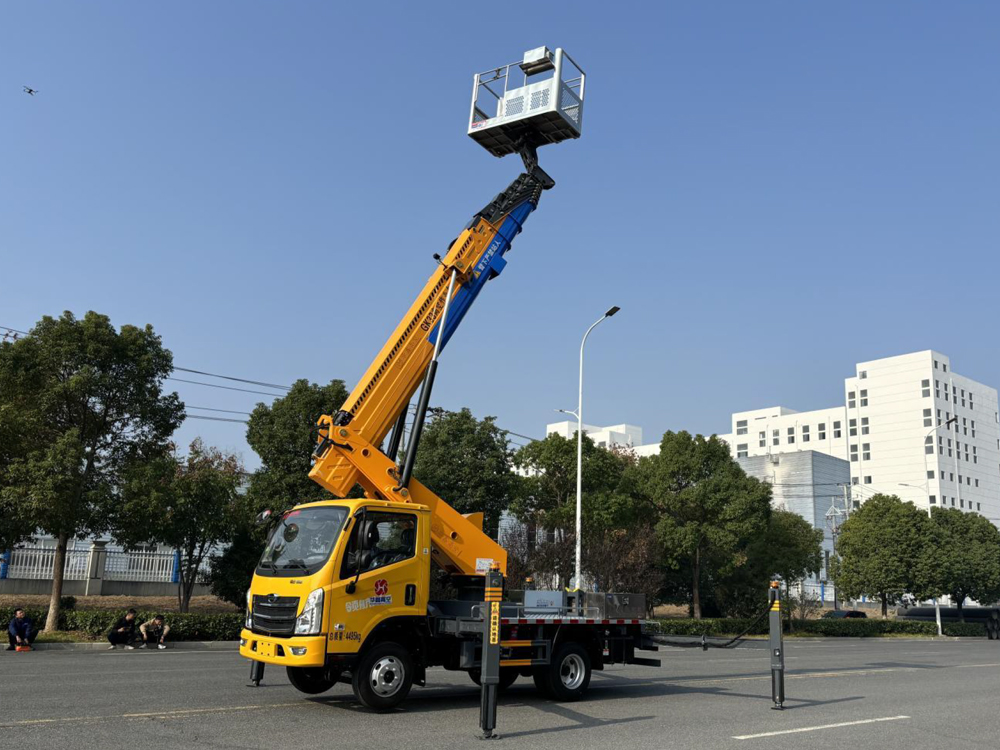 福田领航M5 33米直臂