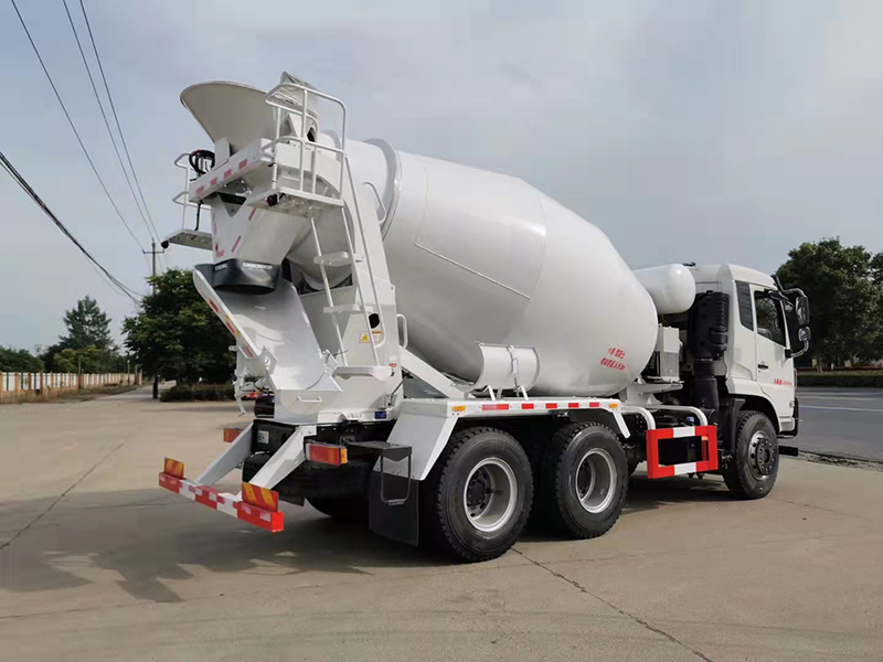 航天万山 后八轮搅拌车
