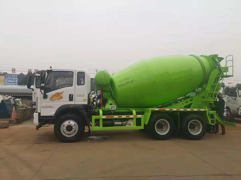 重汽豪曼 后八轮8方搅拌车