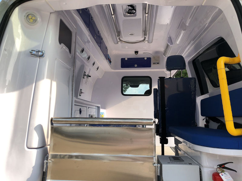 奔驰新威霆负压监护型(ABS内饰)救护车